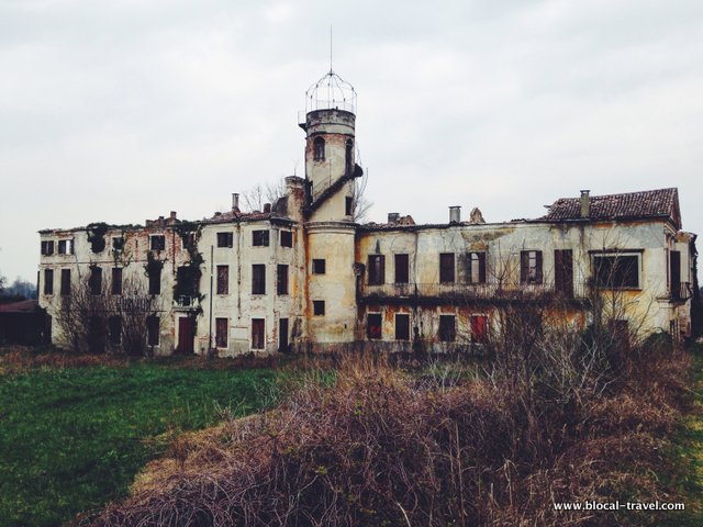 Villa Sgaravatti abandoned place italy urbex