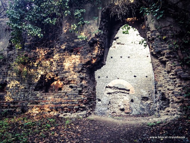 galeria antica ghost town italy