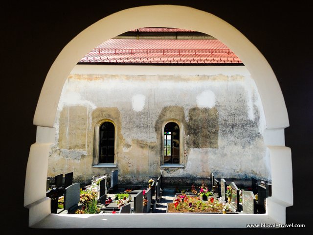 tri fare cemetery slovenia 