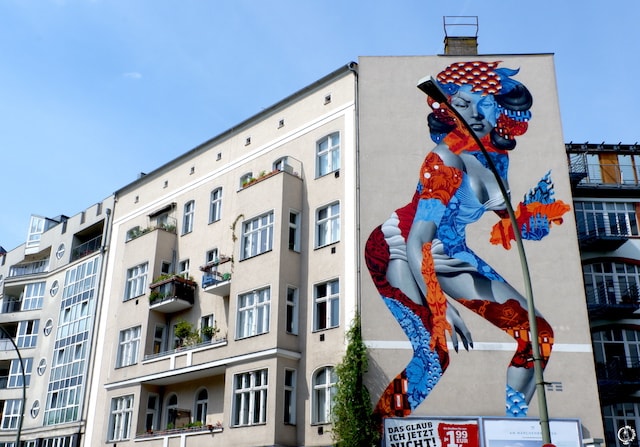 Tristan Eaton mural in Berlin street art